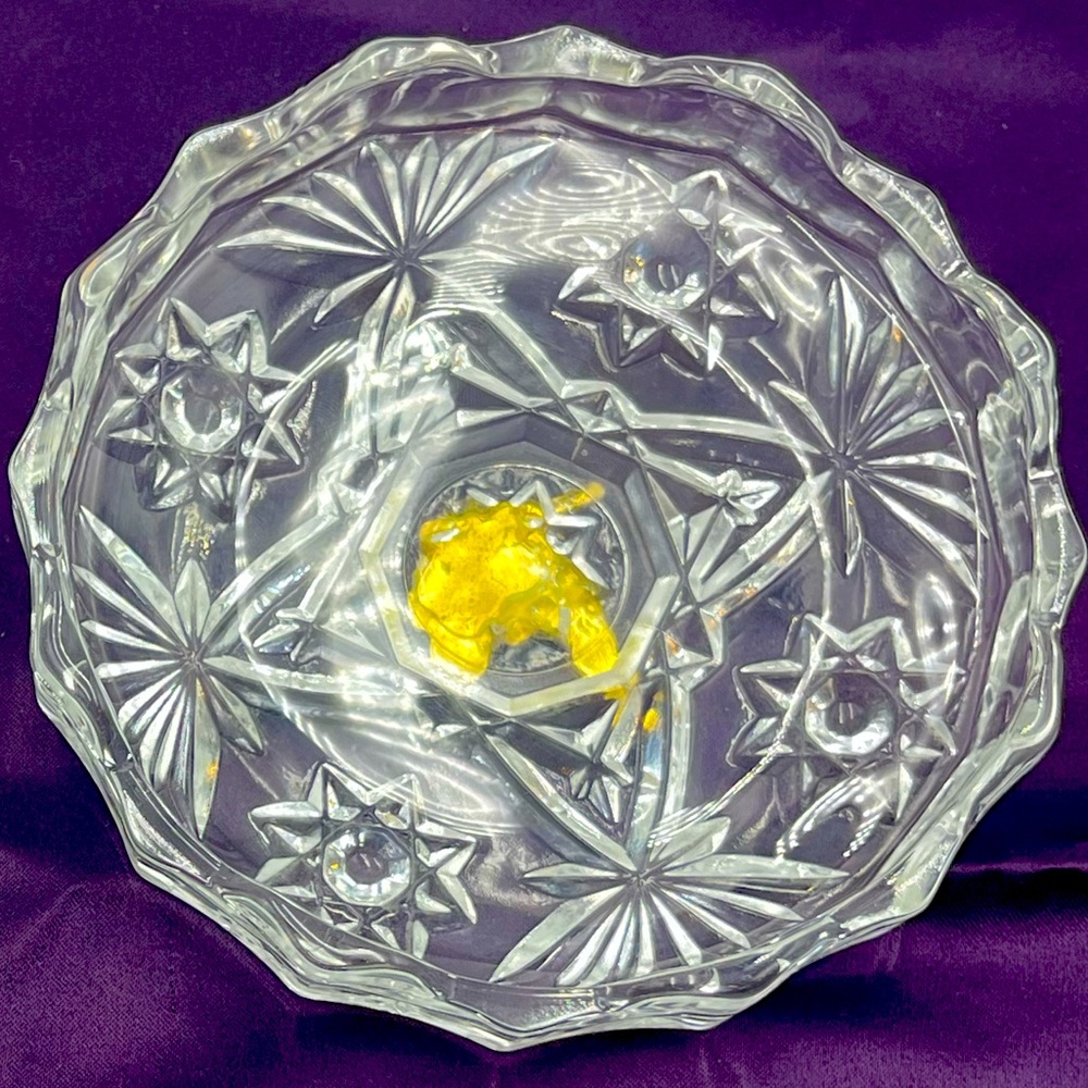 Anchor Hocking “Prescut” Crystal Trinket Box w/ Brass Grape Cluster Accent Lid - Picture 6 of 16